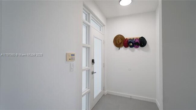 Building Photo - 7918 Harbor Island Dr