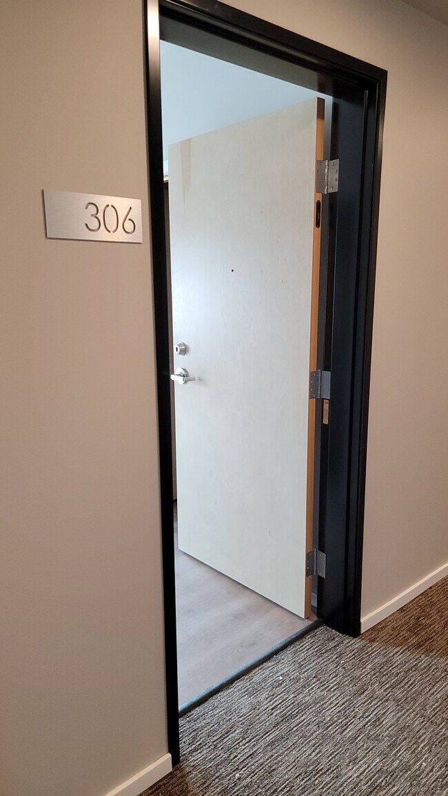 Building Photo - Baker Street Lofts