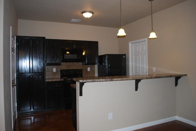 Building Photo - 1512 Dakota Ter