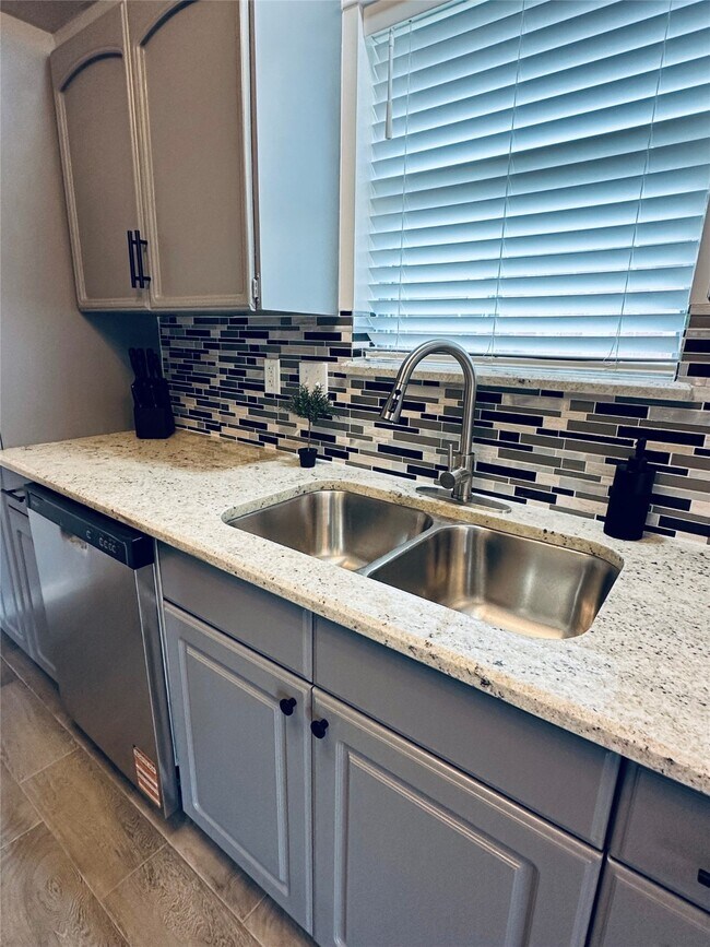 Building Photo - 19834 Arrowsmith Dr