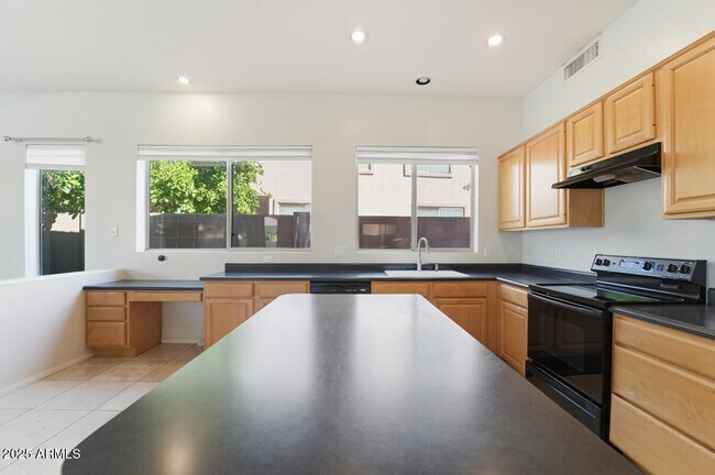 Building Photo - 7180 W Trails Dr