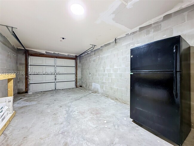 Building Photo - 4362-4364 Azora Rd