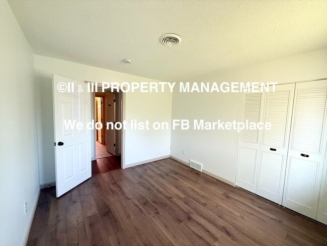 Building Photo - 8602 W 84th St