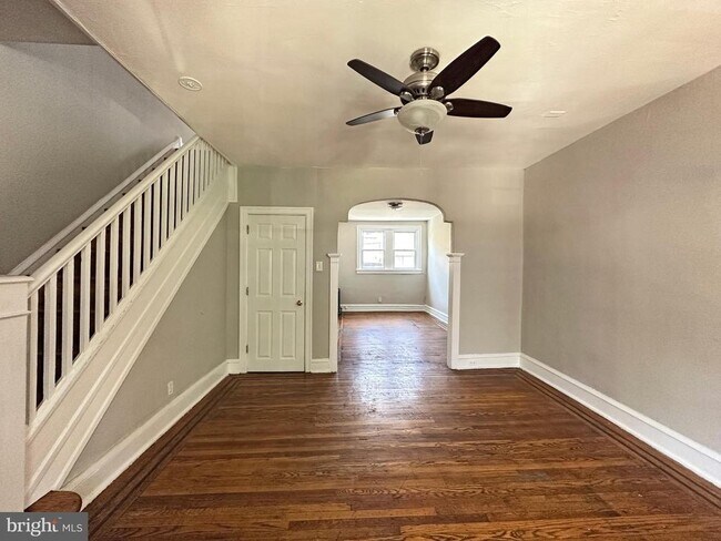 Building Photo - 1422 S Patton St