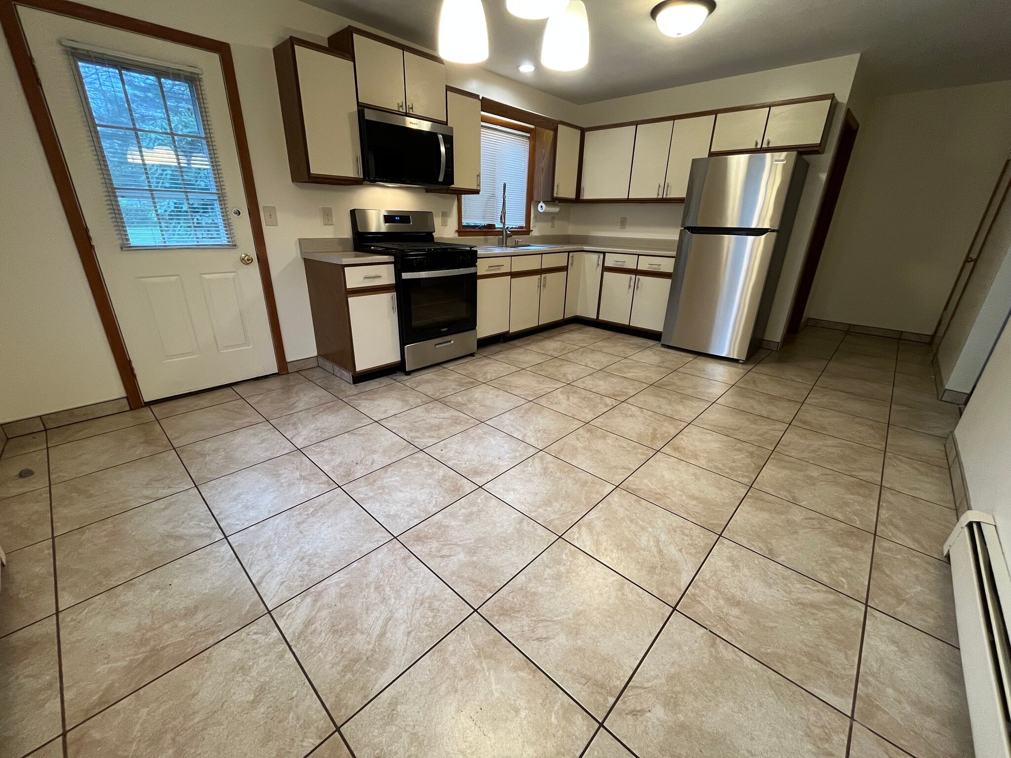 Kitchen - 419 Frey Ave