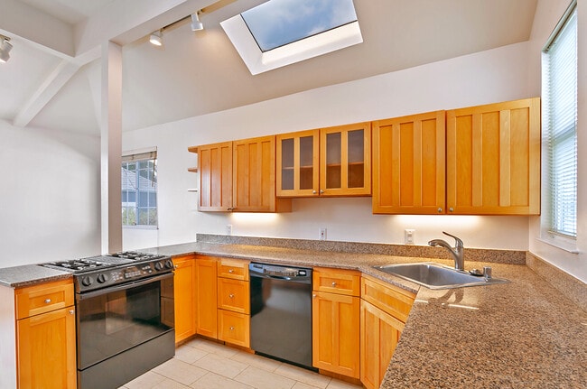 Building Photo - 544 Mississippi St