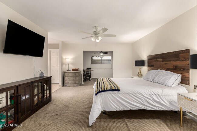 Building Photo - 475 Leisure World