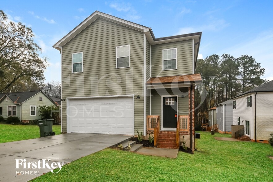 Building Photo - 215 Parkwood Dr NW