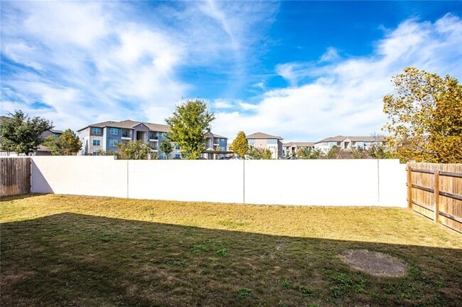 Building Photo - 607 Brashear Ln