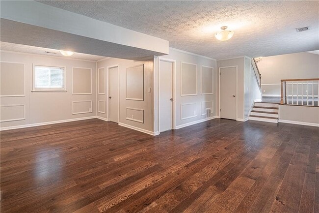 Building Photo - 495 Ansley Dr