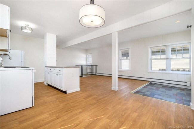 Building Photo - 15 Duncanson St