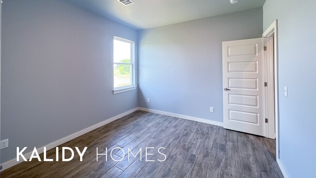 Building Photo - 206 Olde Ml Ct