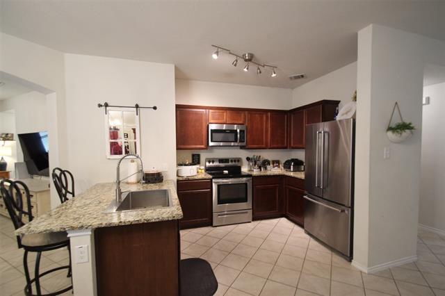 Building Photo - 2247 Bryant Ln