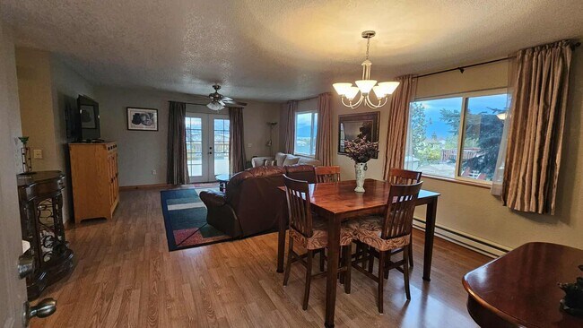 Building Photo - Fully Furnished House with views and all utilities covered