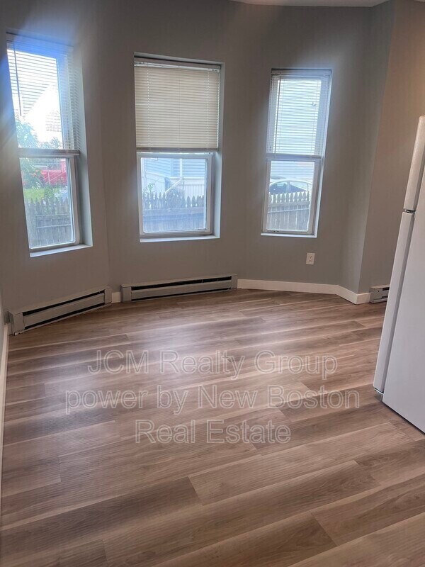 Building Photo - 56 Johnson St