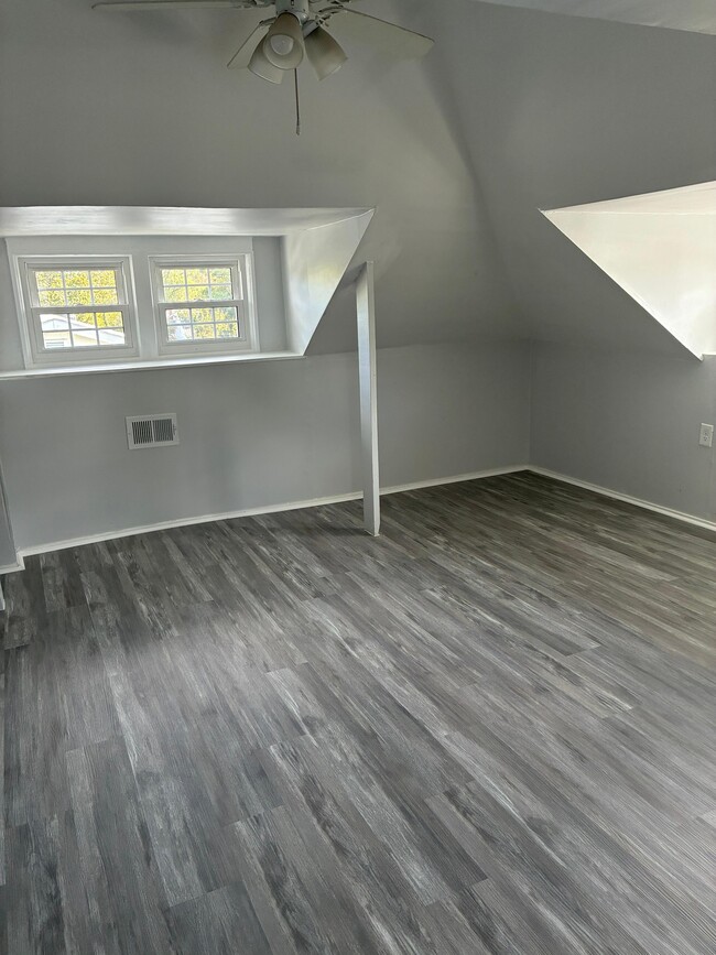 Building Photo - 4406 Hooper Ave