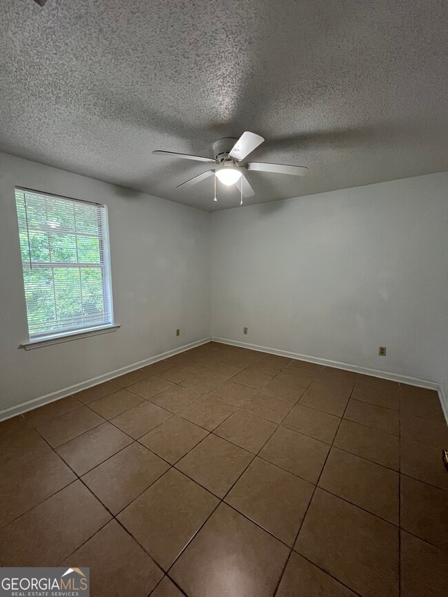 Building Photo - 412 Admiral's Walk Dr