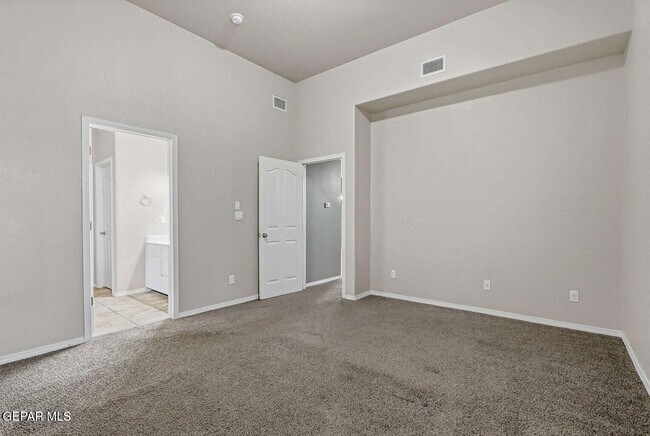 Building Photo - 14625 Lipizzan