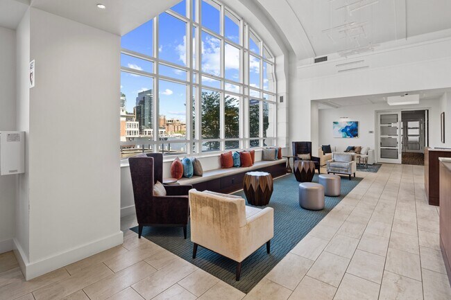 Building Photo - 100 Harborview Dr