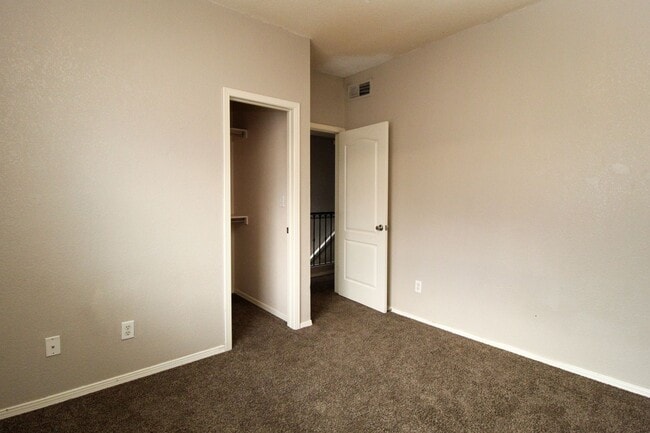 Building Photo - 5913 Cielo Del Rey Pl
