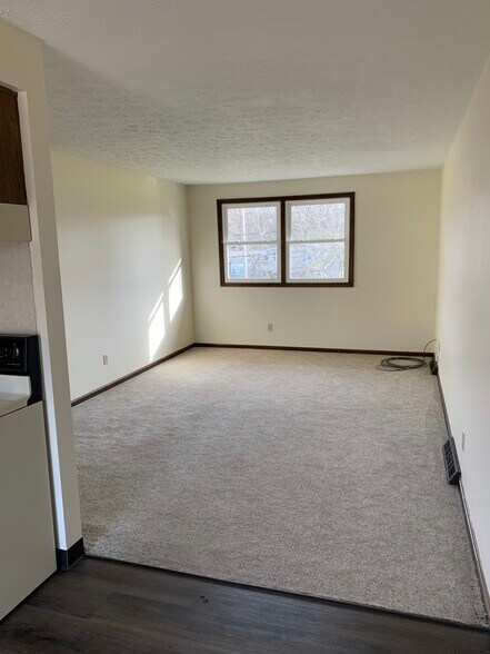 Building Photo - 7723 Stuhldreher St NW