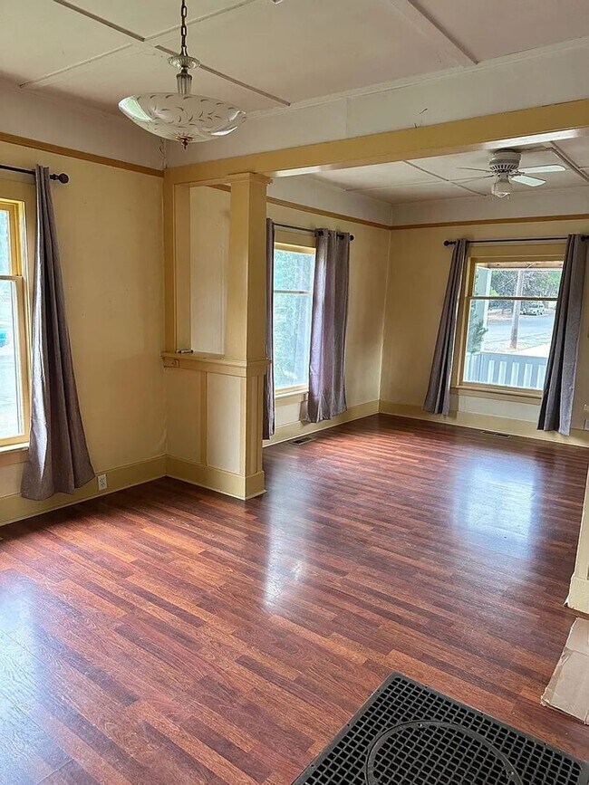 Building Photo - 509 N Cle Elum St