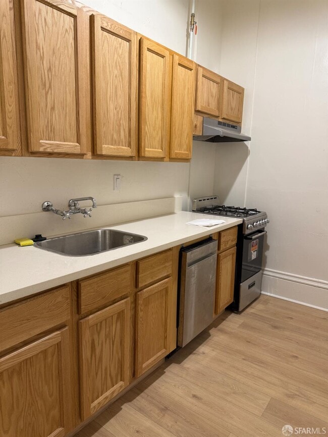 Building Photo - 1122 Sutter St