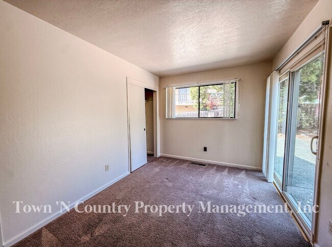Building Photo - 26142 Carmel Knolls Dr