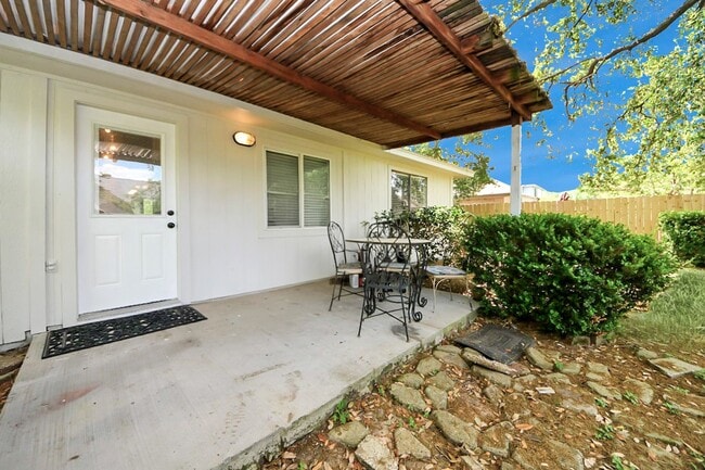 Building Photo - 12218 Taylors Crossing Dr