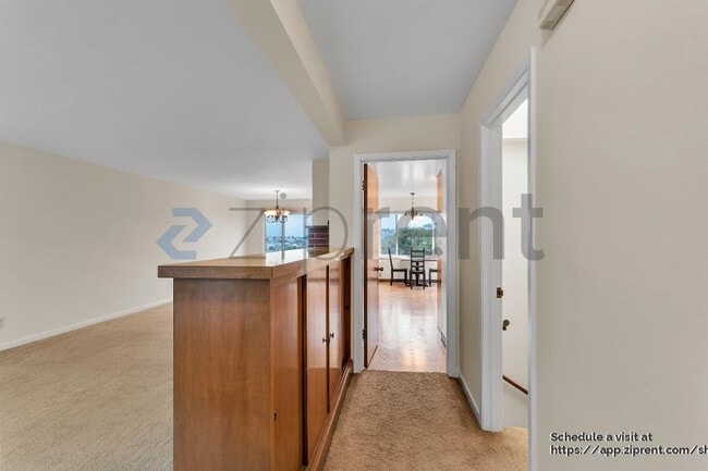 Building Photo - 280 Prague St