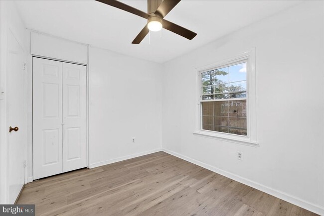 Building Photo - 6 Sherwood Ln