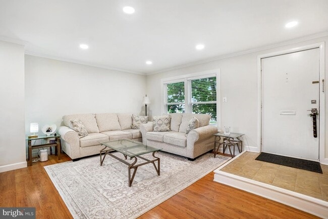 Building Photo - 12911 Walnut View Ct