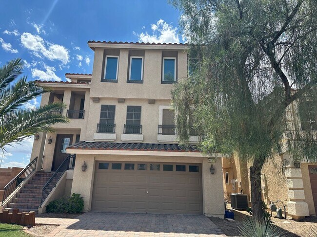 Building Photo - AVAILABLE NOW! Outstanding 3 Story Home!