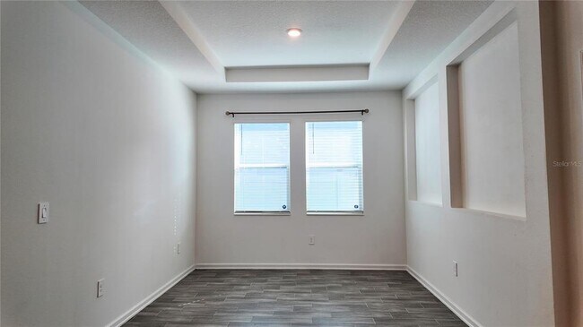 Building Photo - 6366 Lakepine St