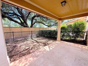Building Photo - 16100 S Great Oaks Dr