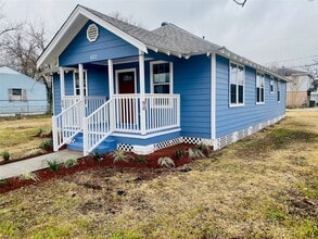 Building Photo - 602 Majestic St