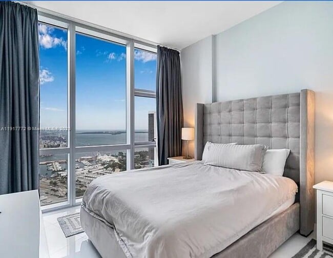 Building Photo - 851 NE 1st Ave