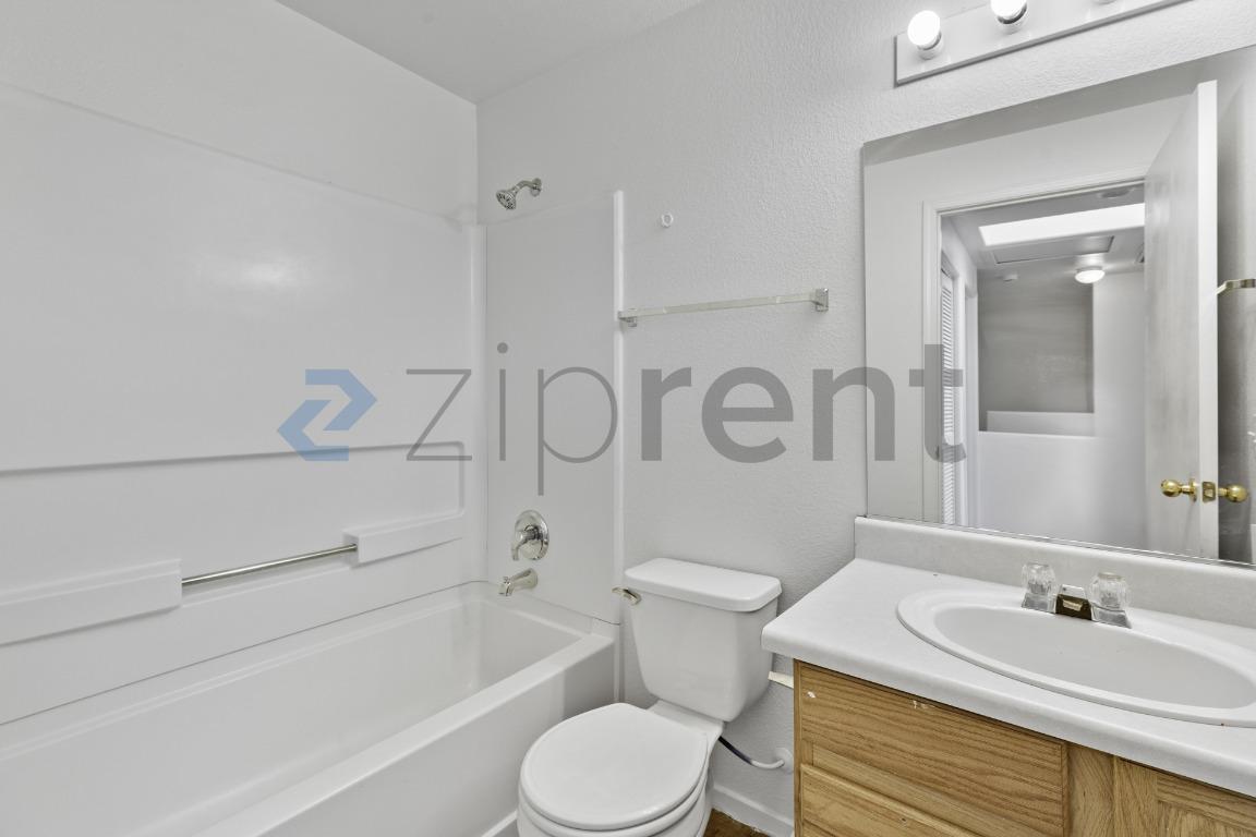 Building Photo - Unit 120