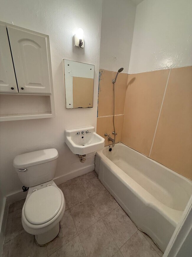 Building Photo - 2252-54 S 7th st