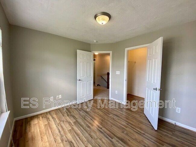 Building Photo - 15382 Ten Point Dr