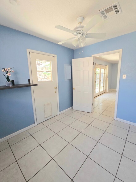 Building Photo - 204 Stratus Rd