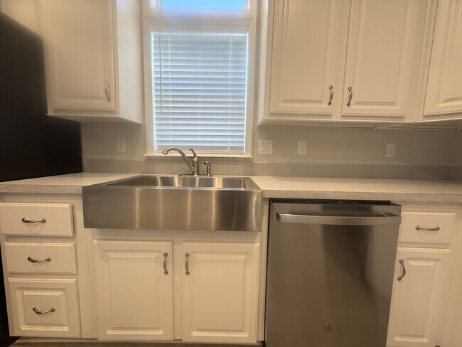 Building Photo - 39248 US Hwy 19 N