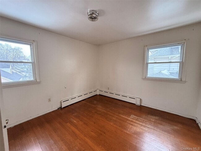 Building Photo - 46 Elmira St