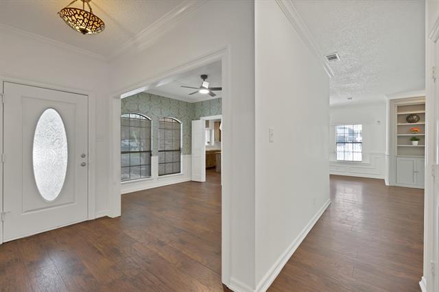 Building Photo - 4219 Oak Springs Dr