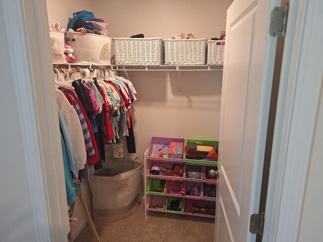 Building Photo - Lovely Four Bedroom Home  Approximately 5 Minutes Away from Gate Ft Jackson and 30 Minutes from S...