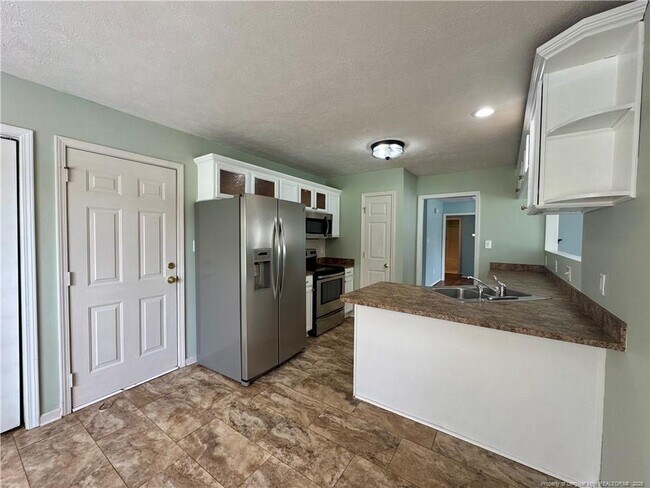 Building Photo - 470 Rushmore Ct