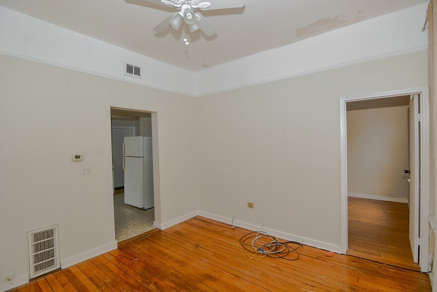 Building Photo - 1741 W Huron St