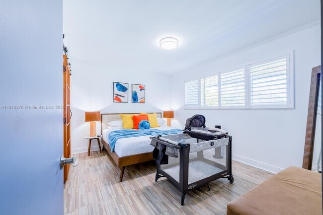 Building Photo - 312 N Luna Ct