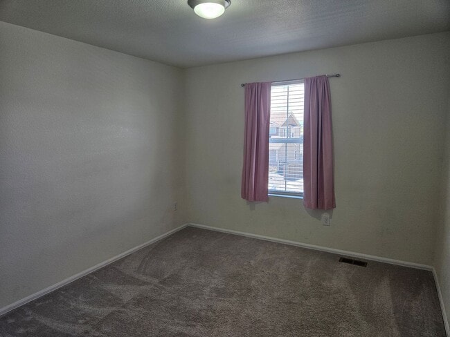 Building Photo - 3 Bed 2.5 Bath Home In Commerce City