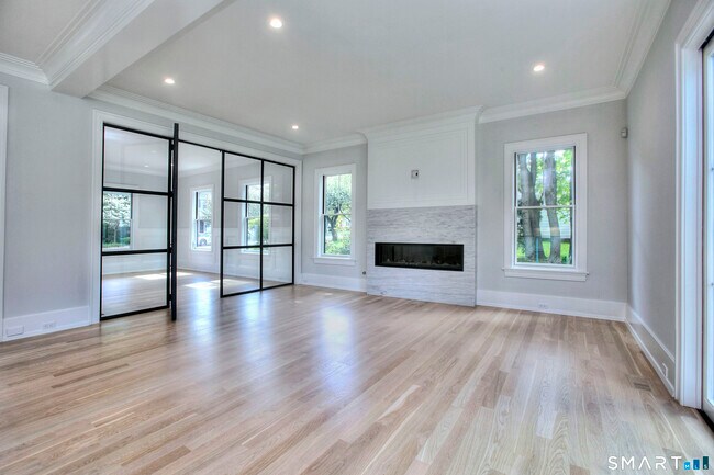 Building Photo - 11 Gower Rd